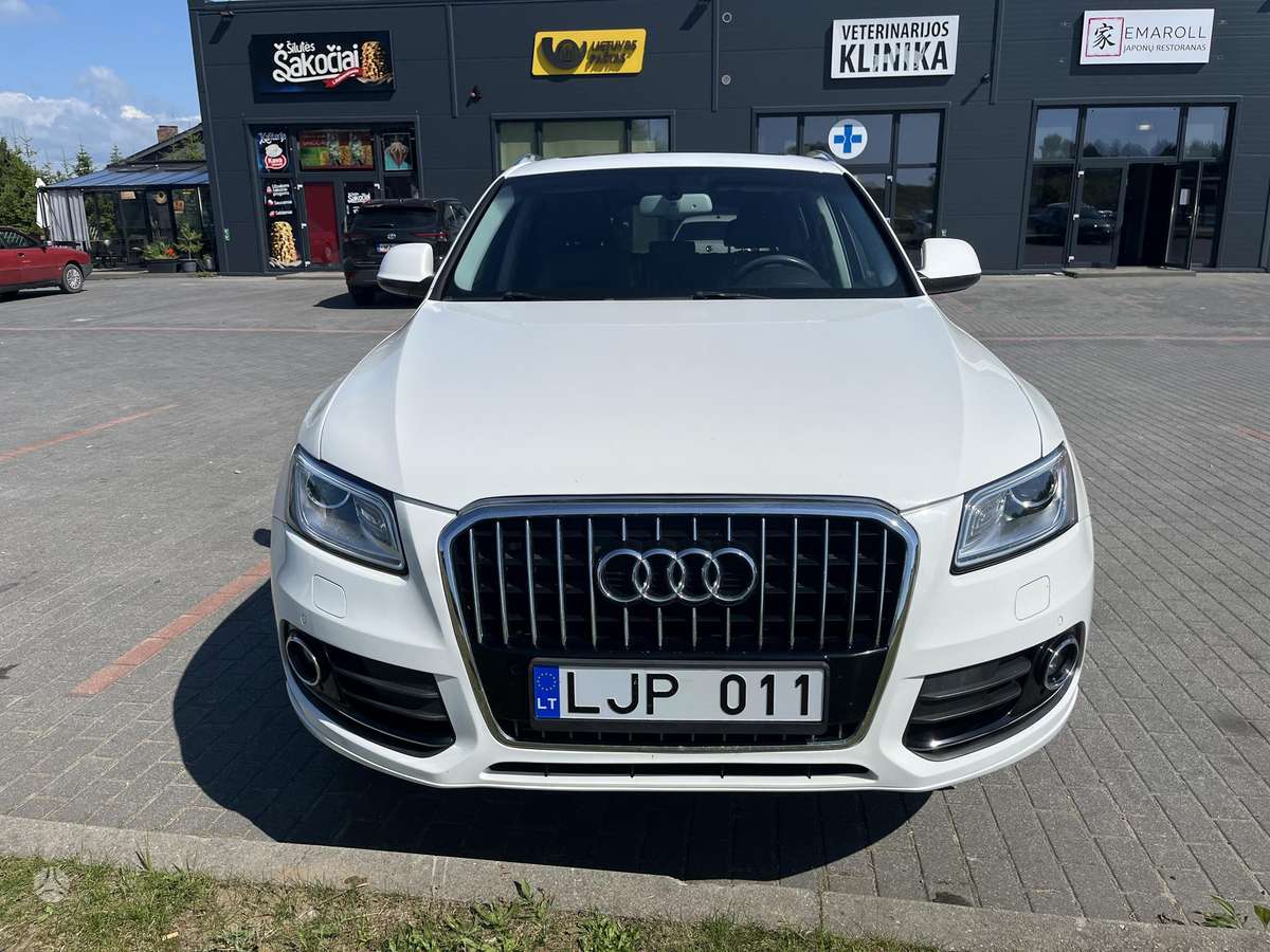 Audi Q5, 2.0 l., off-road / crossover