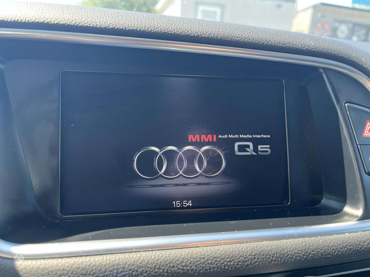 Audi Q5, 2.0 l., off-road / crossover