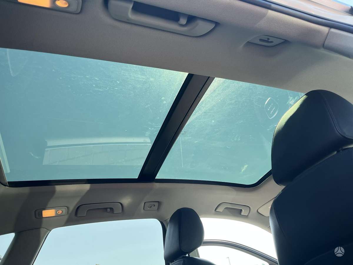 Audi Q5, 2.0 l., off-road / crossover