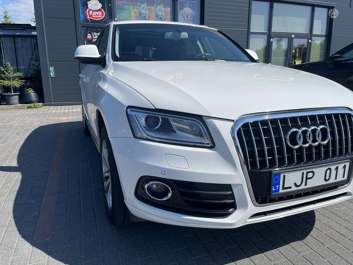 Audi Q5, 2.0 l., off-road / crossover