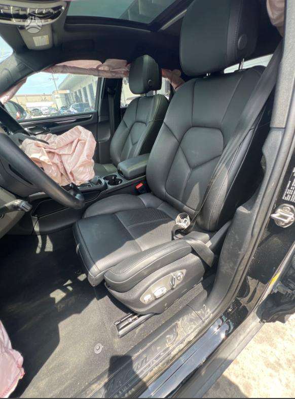Porsche Macan, 2.0 l., off-road / crossover