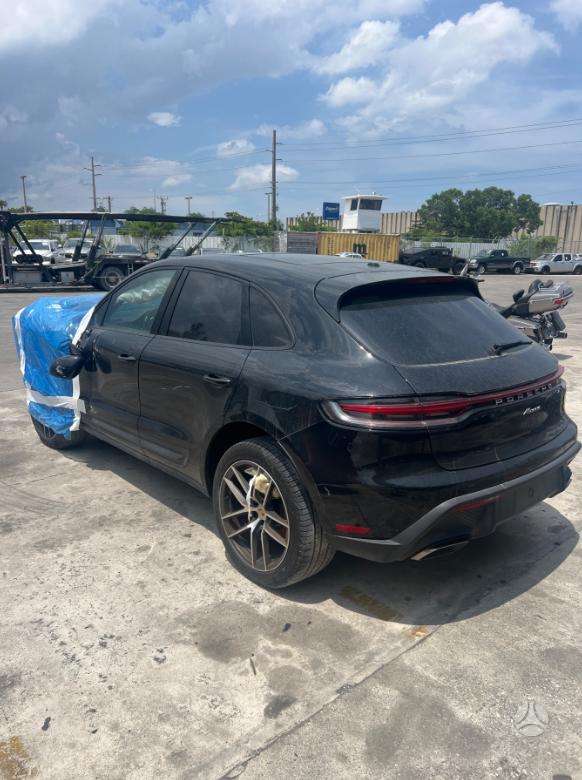 Porsche Macan - 1