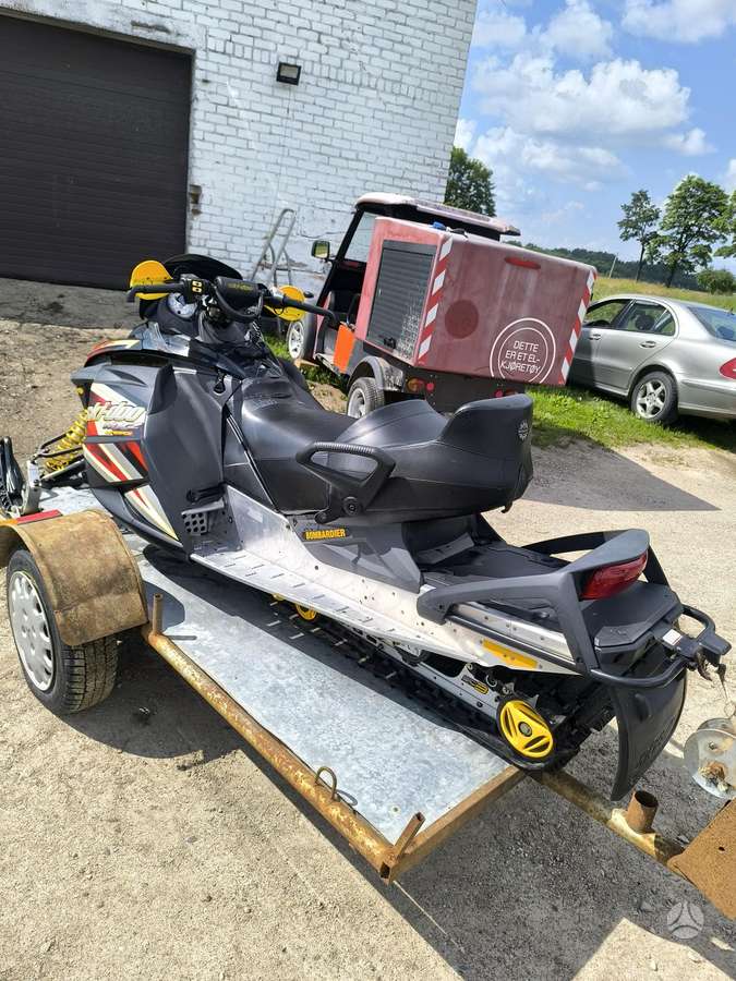 Ski Doo MXZ 600cc, snowmobiles
