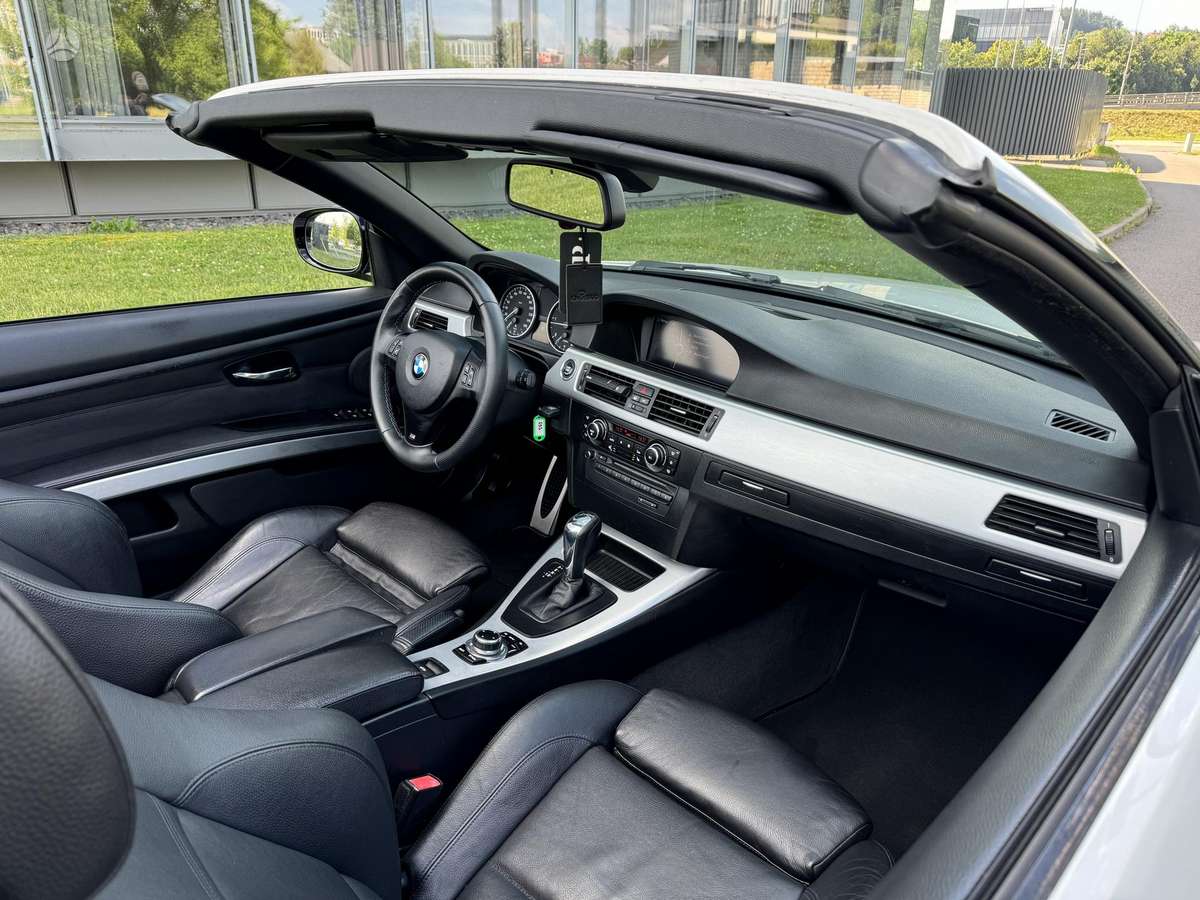 BMW 320, 2.0 l., convertible