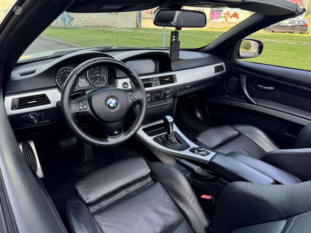 BMW 320, 2.0 l., convertible