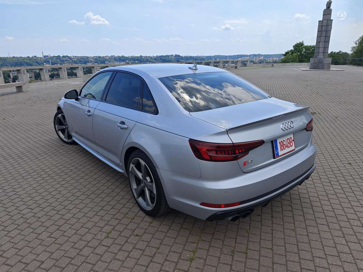 Audi S4, 3.0 l., Седан
