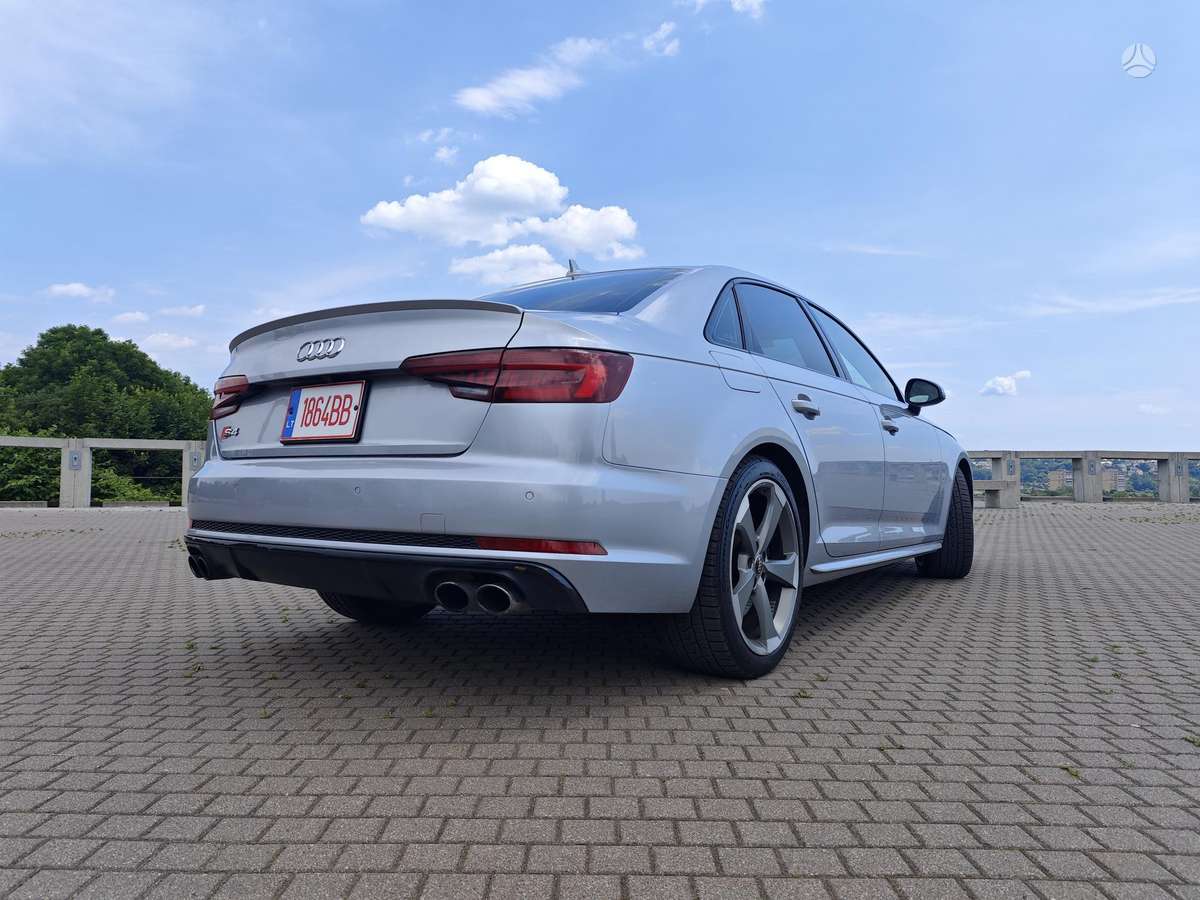Audi S4, 3.0 l., Седан