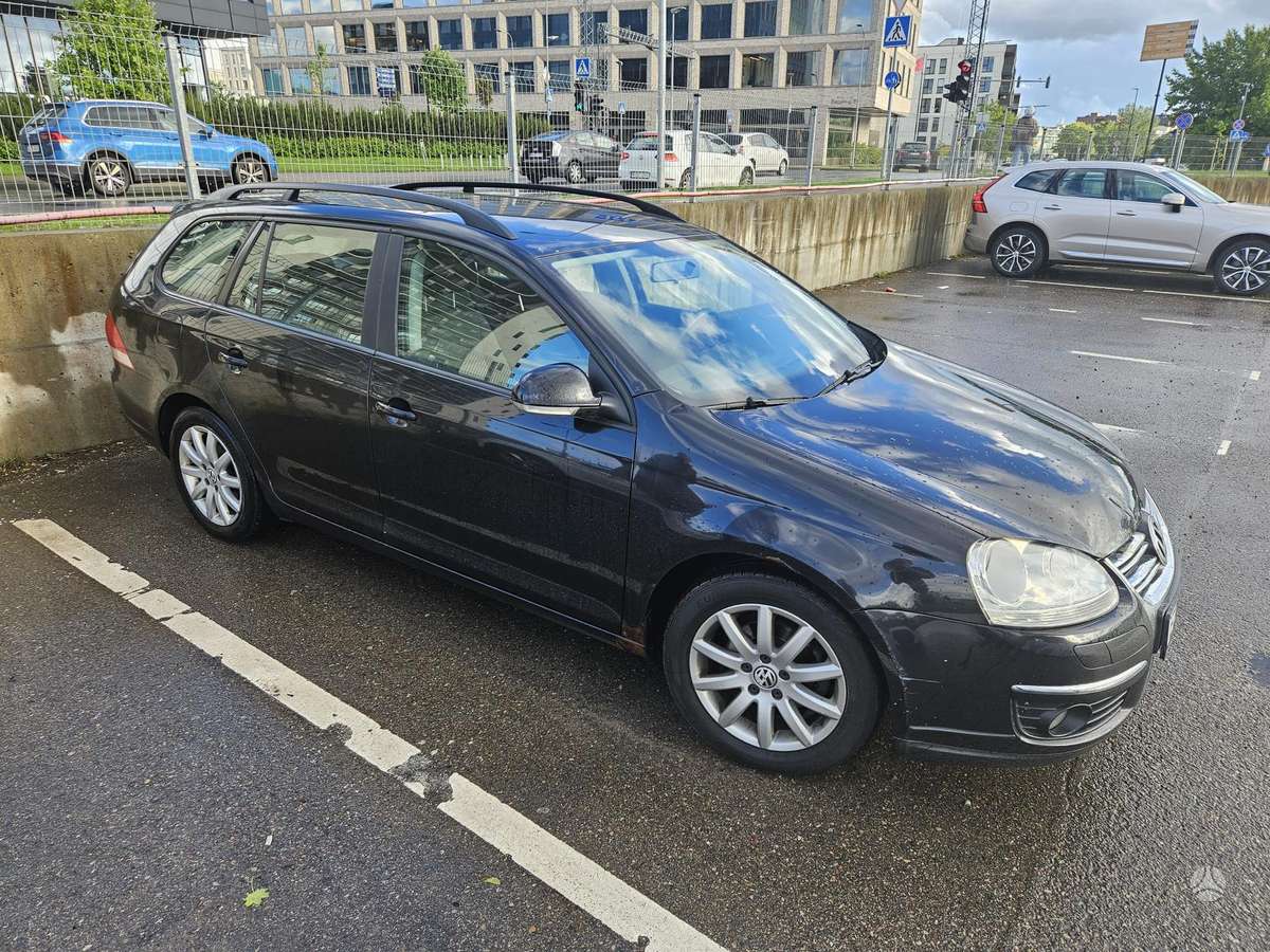 Volkswagen Golf - 2