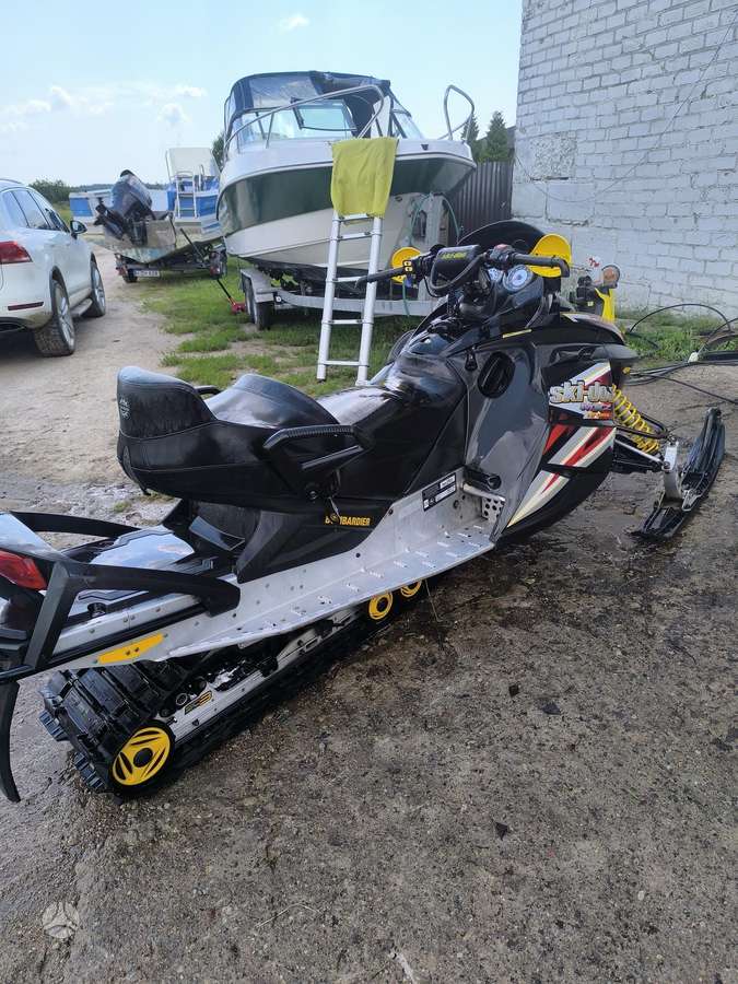 Ski Doo MXZ 600cc, snowmobiles