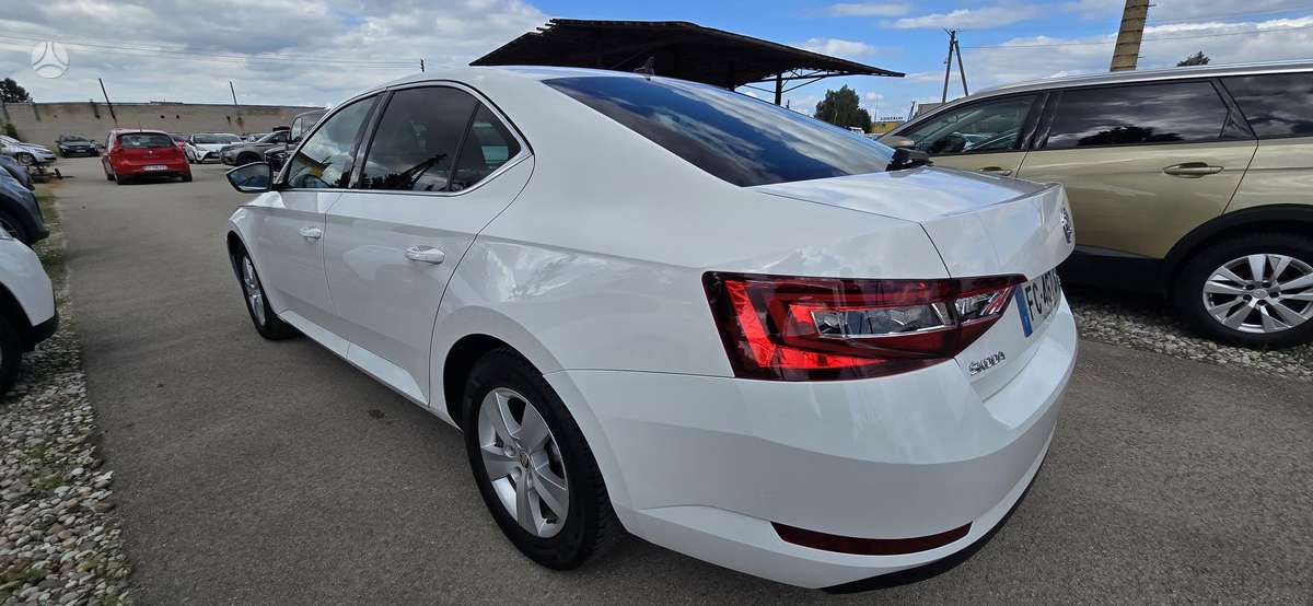 Skoda Superb, 1.6 l., hatchback