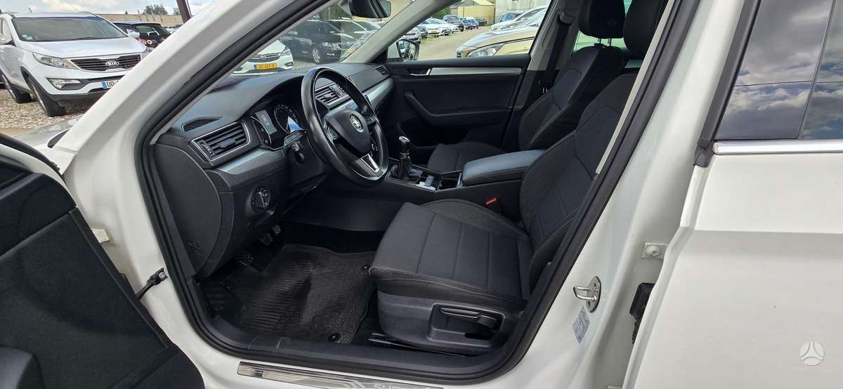 Skoda Superb, 1.6 l., hatchback
