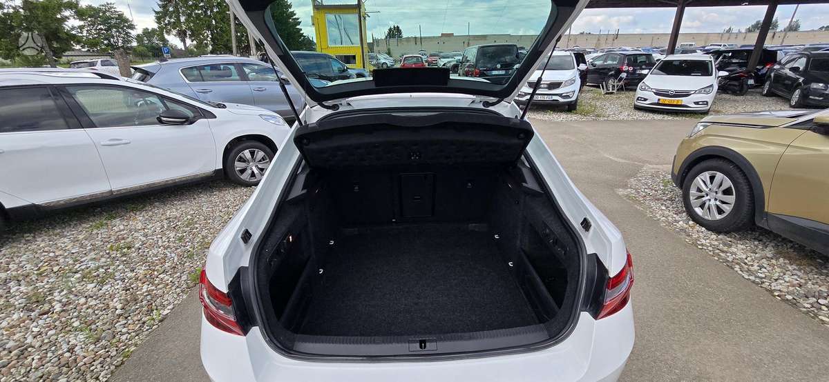 Skoda Superb, 1.6 l., hatchback