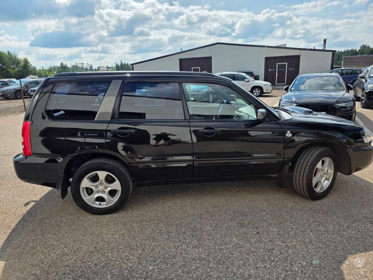 Subaru Forester, 2.0 l., off-road / crossover