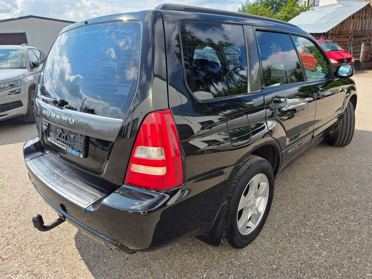 Subaru Forester, 2.0 l., off-road / crossover