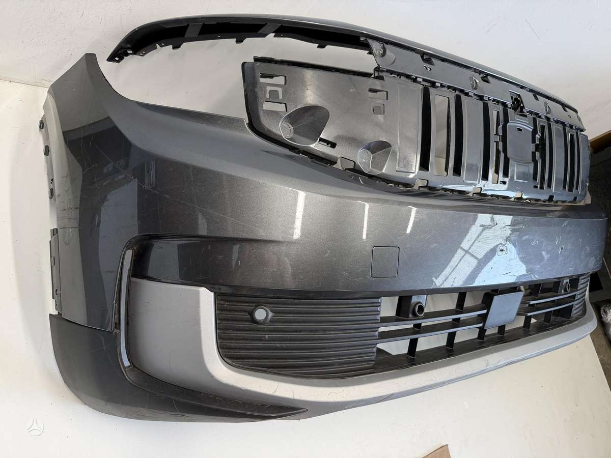 Ford Explorer, R2KB17F003, bumpers