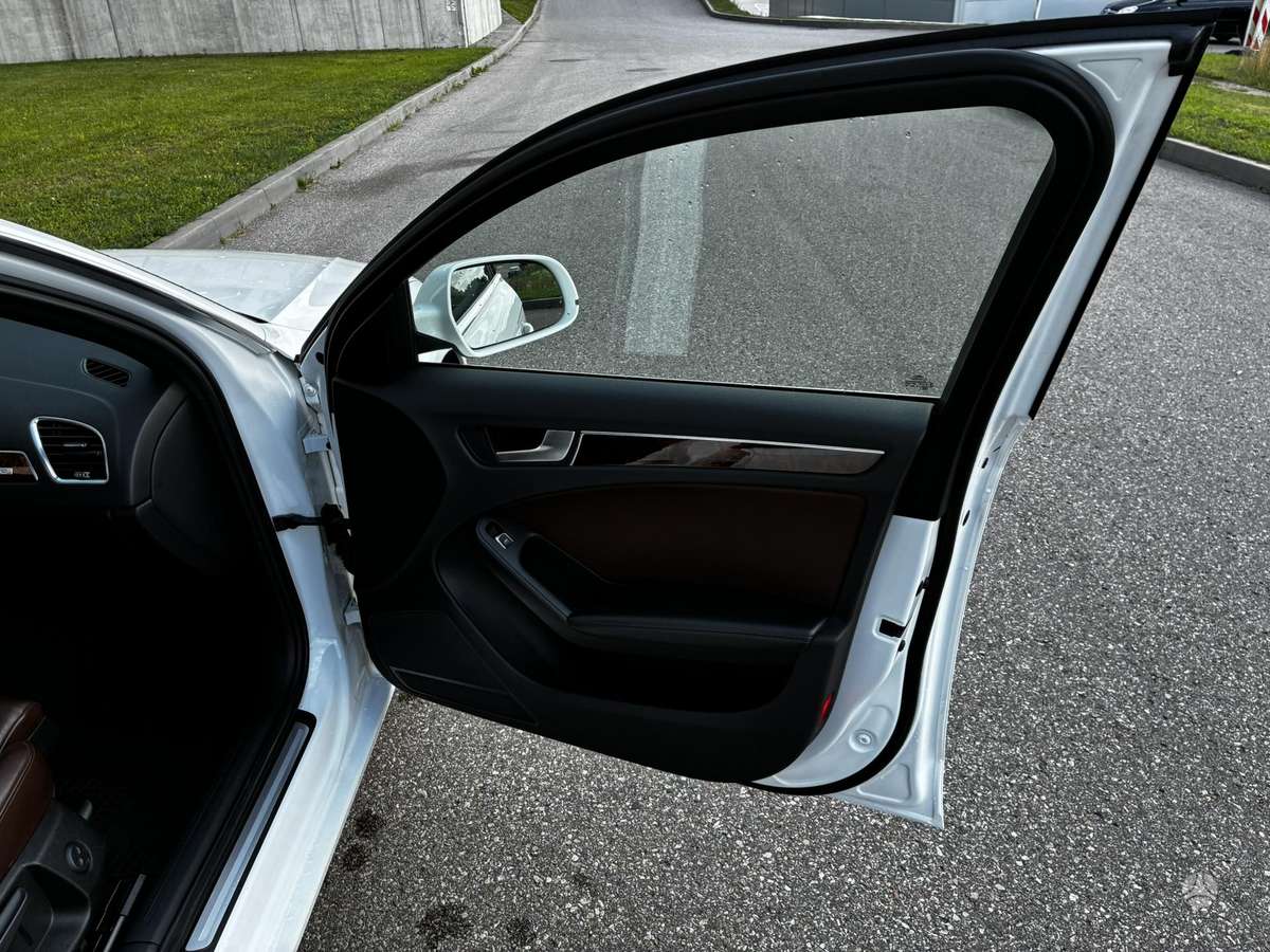 Audi A4, 3.0 l., universalas
