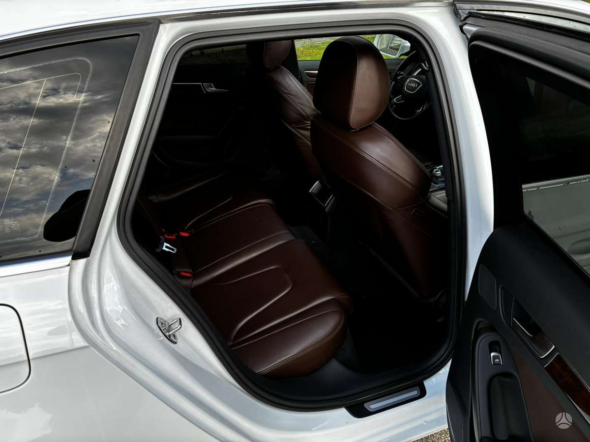 Audi A4, 3.0 l., universalas