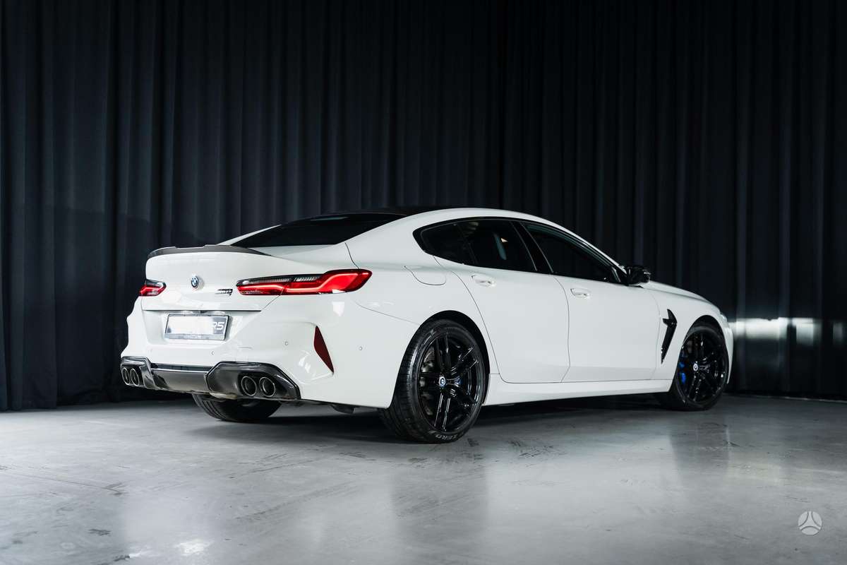 BMW M8, 4.4 l., Седан