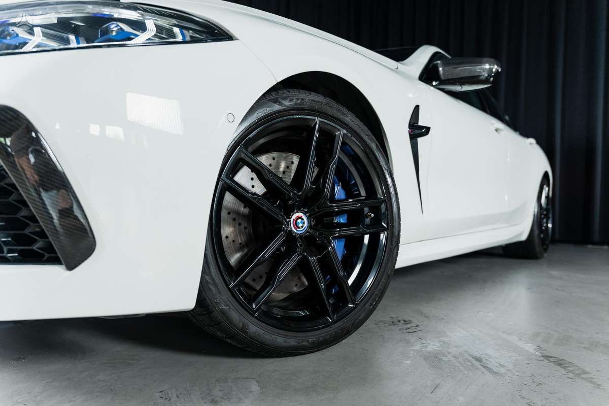 BMW M8, 4.4 l., Седан