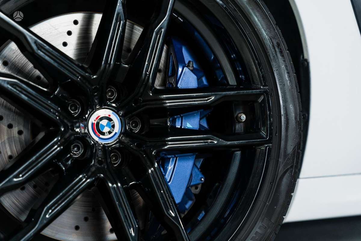 BMW M8, 4.4 l., Седан