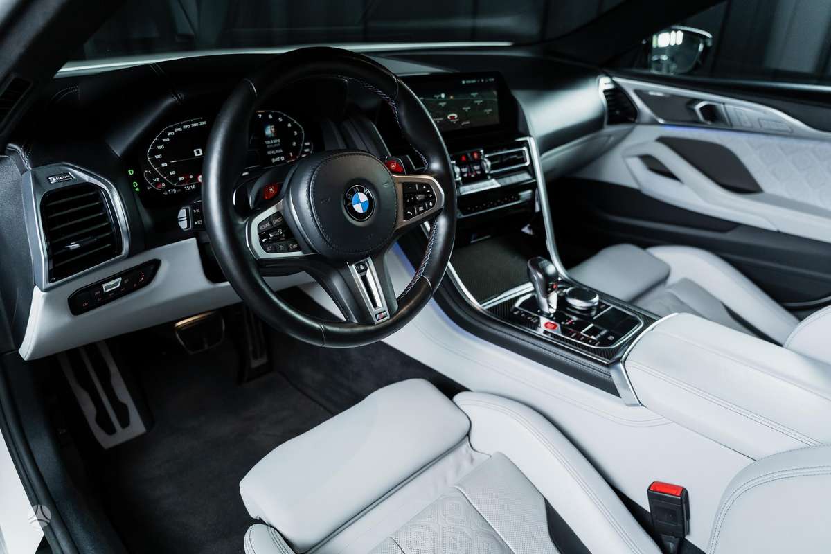 BMW M8, 4.4 l., Седан
