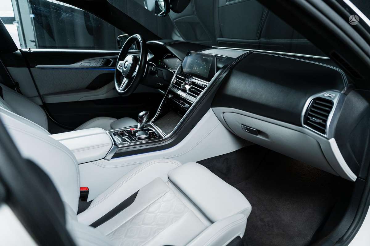 BMW M8, 4.4 l., Седан