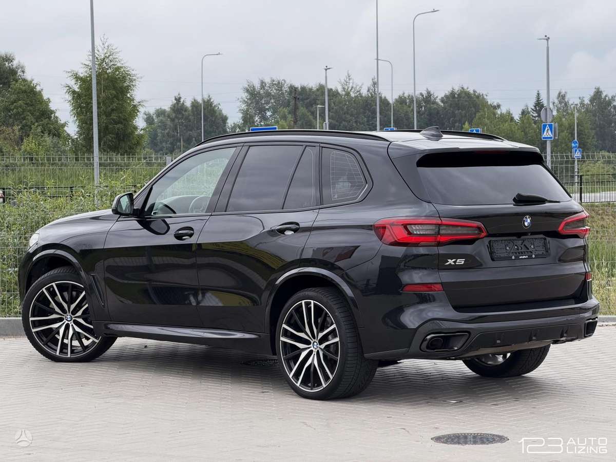 BMW X5, 3.0 l., Минивэн