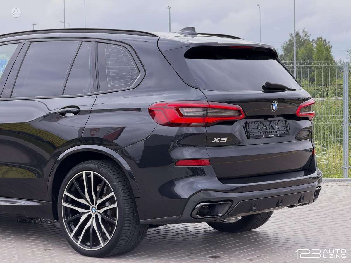 BMW X5, 3.0 l., Минивэн
