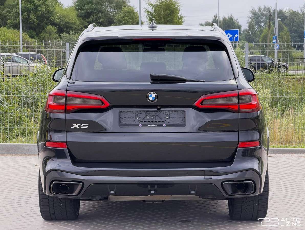 BMW X5, 3.0 l., Минивэн