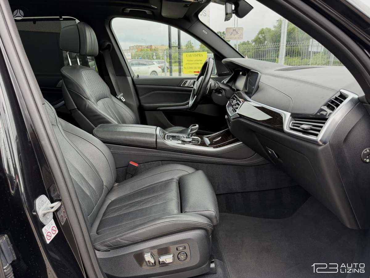 BMW X5, 3.0 l., Минивэн