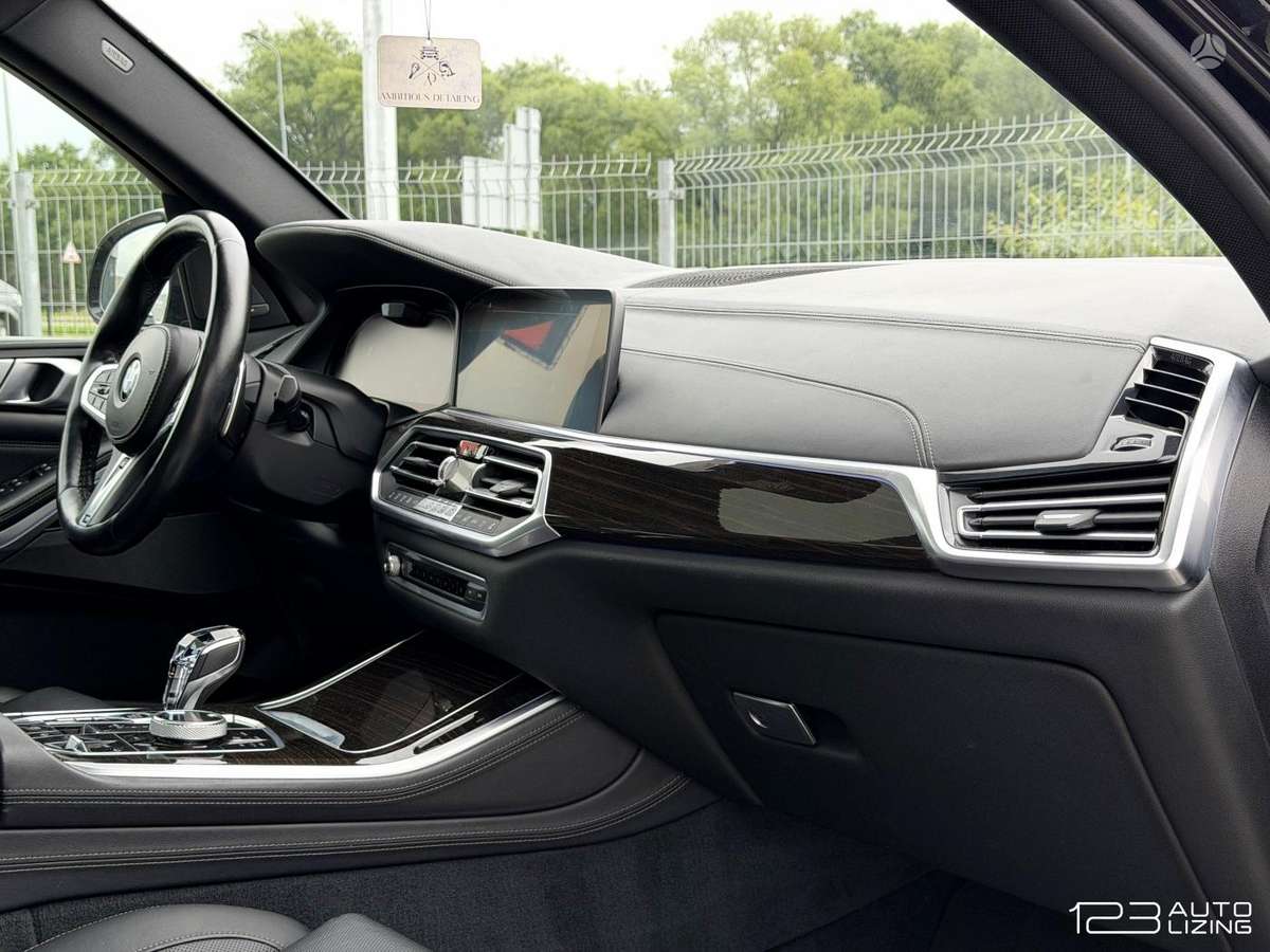 BMW X5, 3.0 l., Минивэн