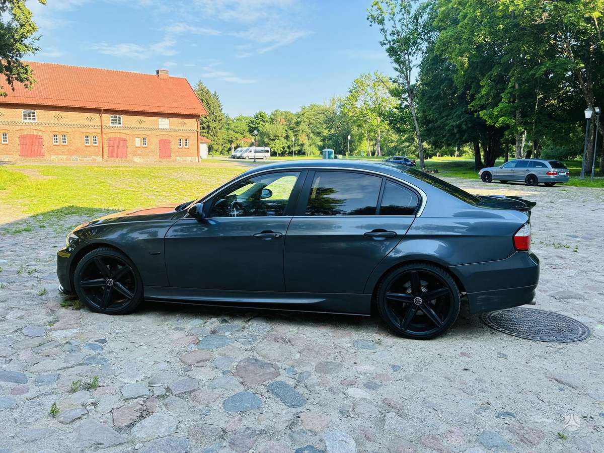 BMW 325, 2.5 l., Седан