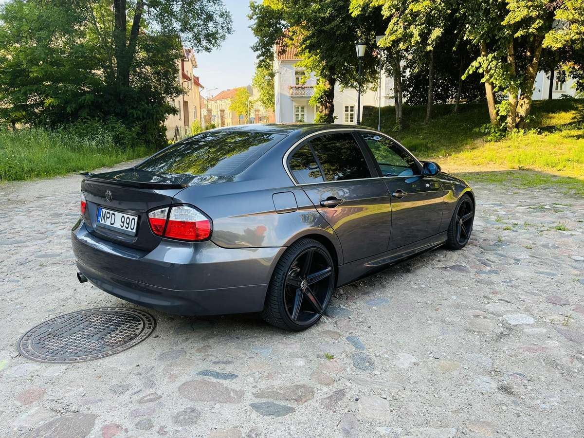 BMW 325, 2.5 l., Седан