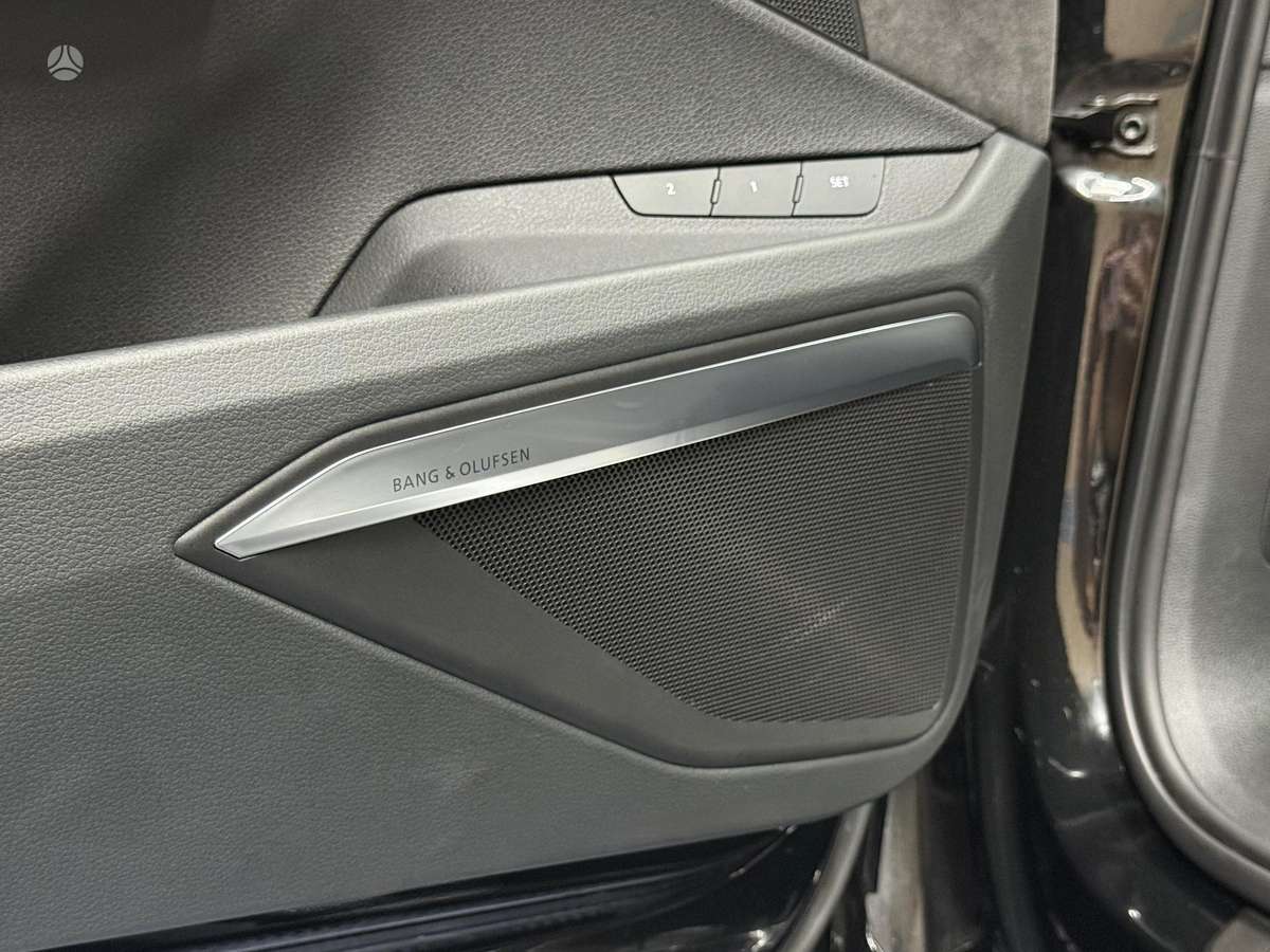 Audi e-tron, 71 kWh, off-road / crossover