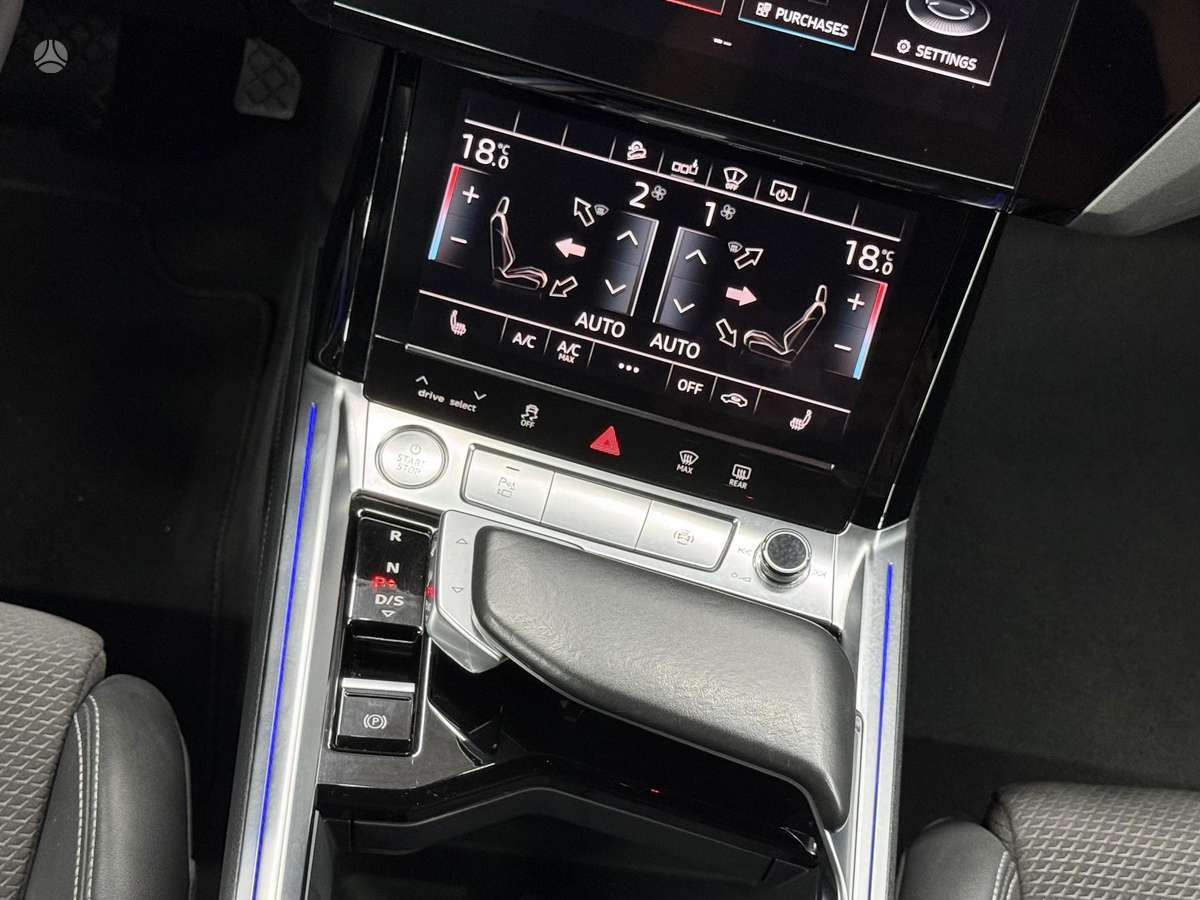Audi e-tron, 71 kWh, off-road / crossover