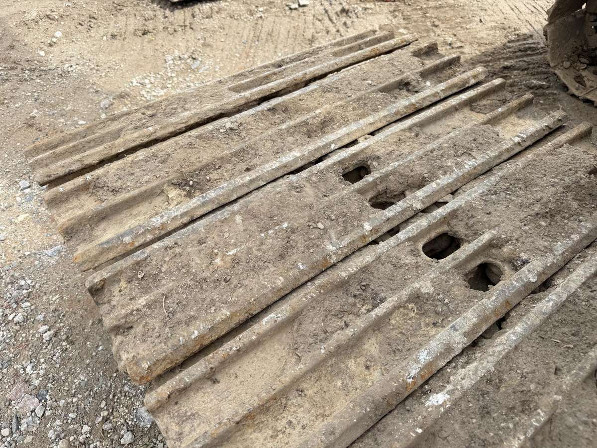JCB JS 200 LC , 90 cm tracks, excavator