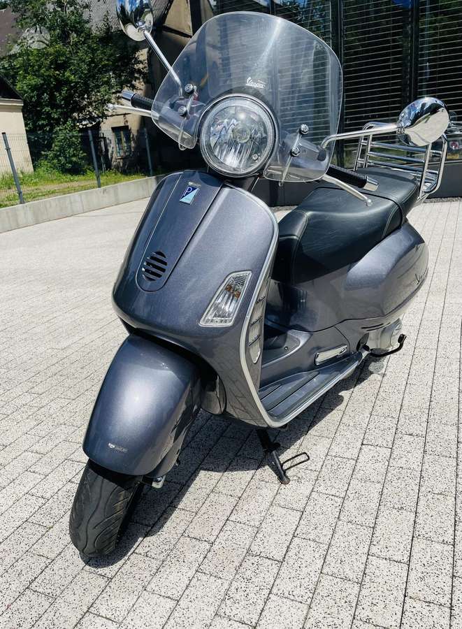 Piaggio Vespa 200cc, мотороллеры / мопеды
