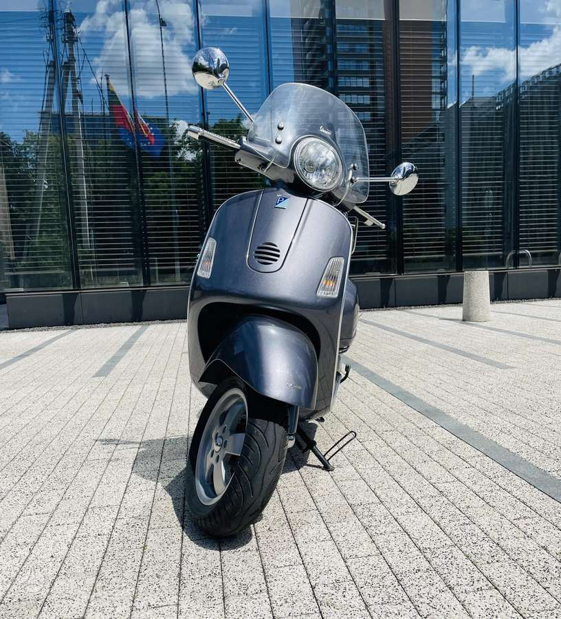 Piaggio Vespa 200cc, мотороллеры / мопеды