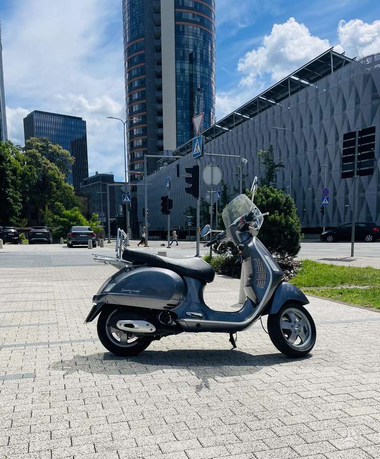 Piaggio Vespa 200cc, мотороллеры / мопеды