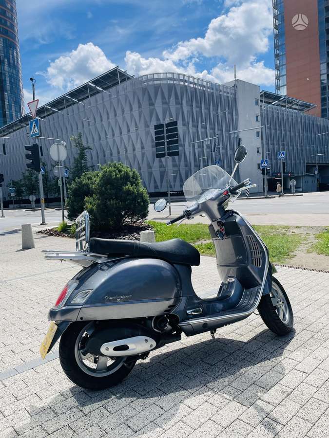 Piaggio Vespa 200cc, scooters / mopeds