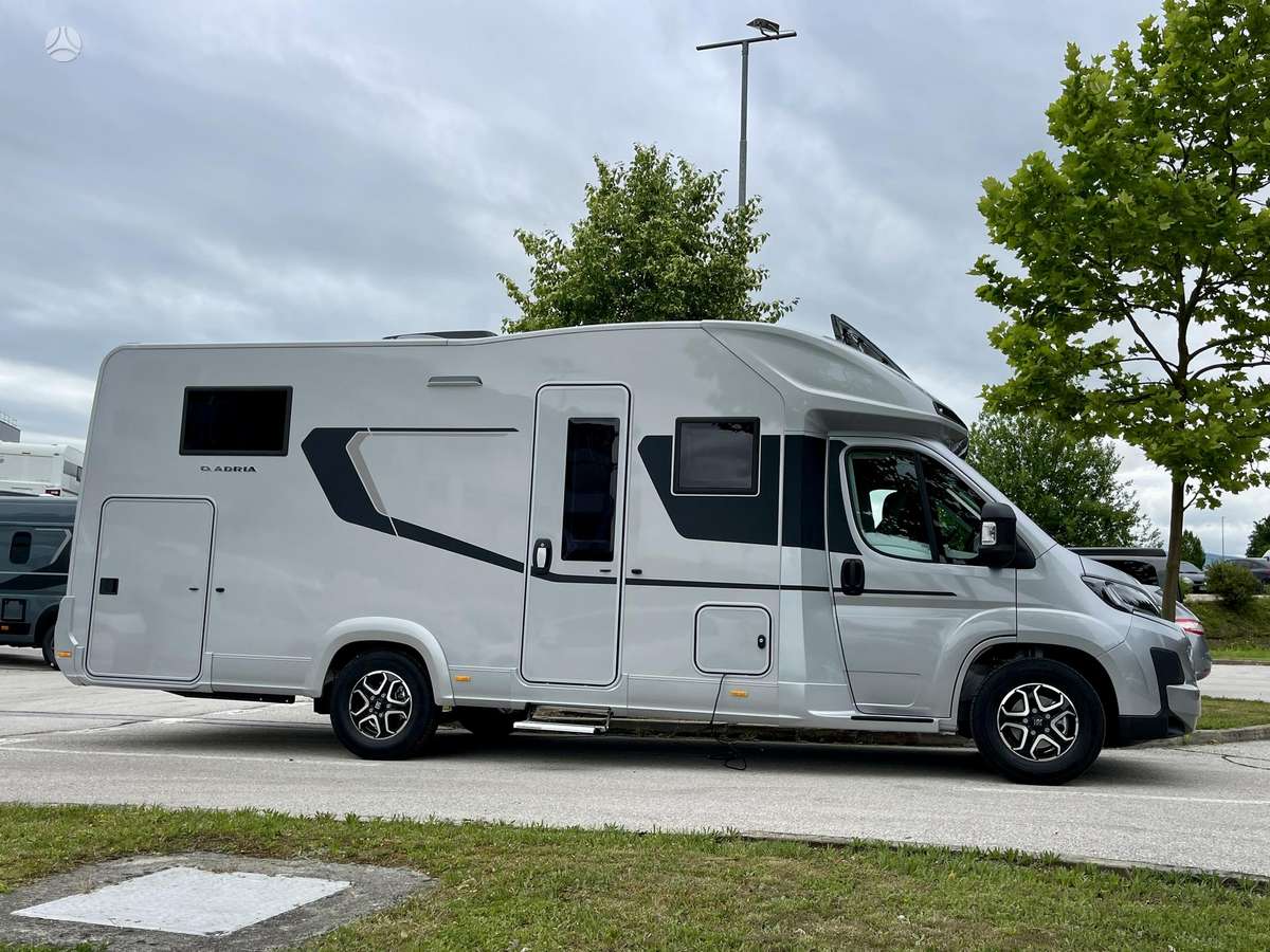 Adria Matrix Supreme 670SL, campers