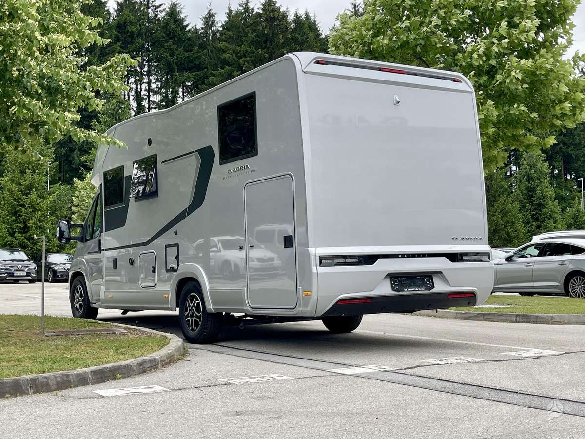 Adria Matrix Supreme 670SL, campers