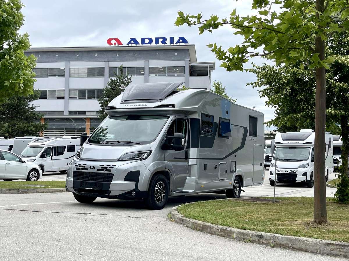 Adria Matrix Supreme 670SL, campers