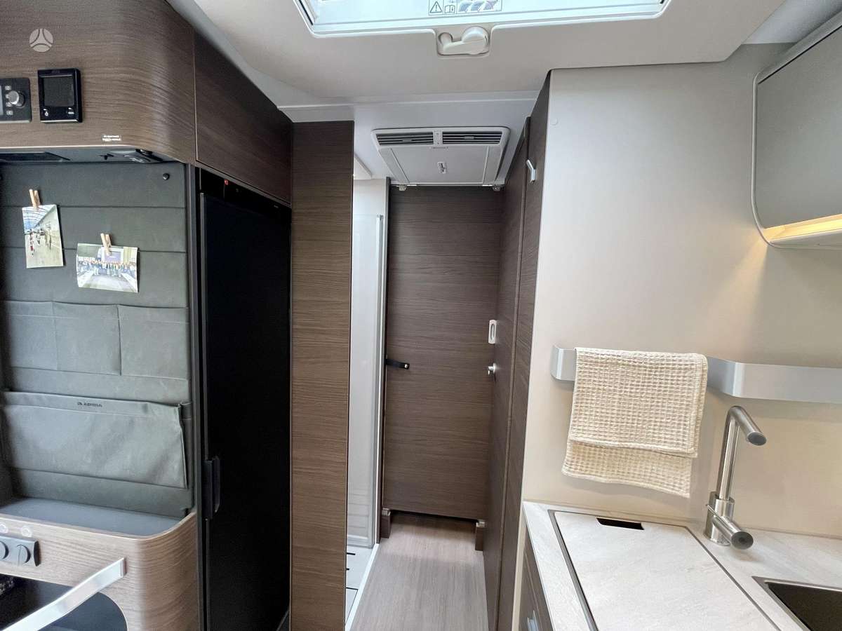 Adria Matrix Supreme 670SL, campers