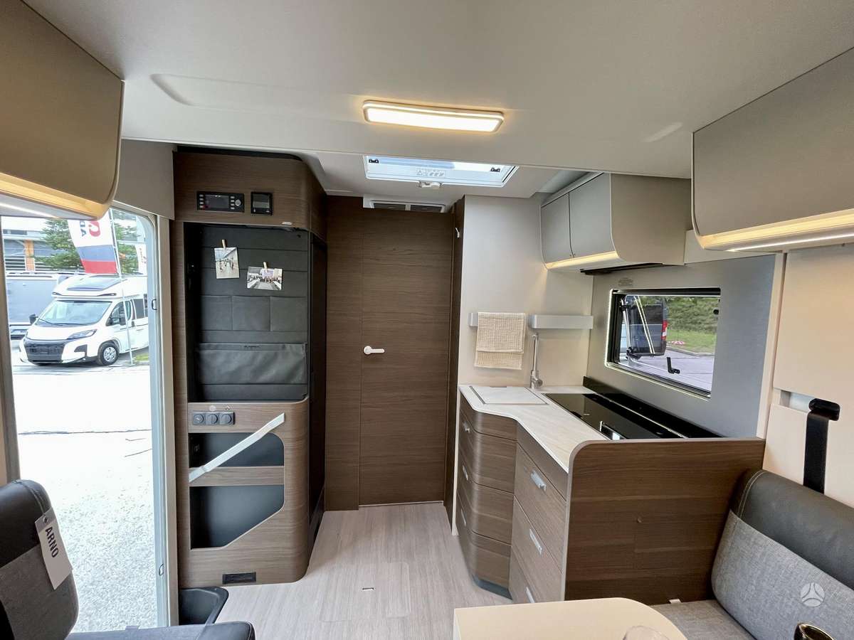 Adria Matrix Supreme 670SL, campers