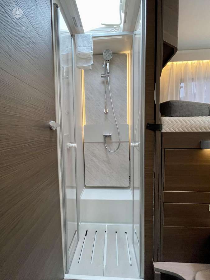 Adria Matrix Supreme 670SL, campers