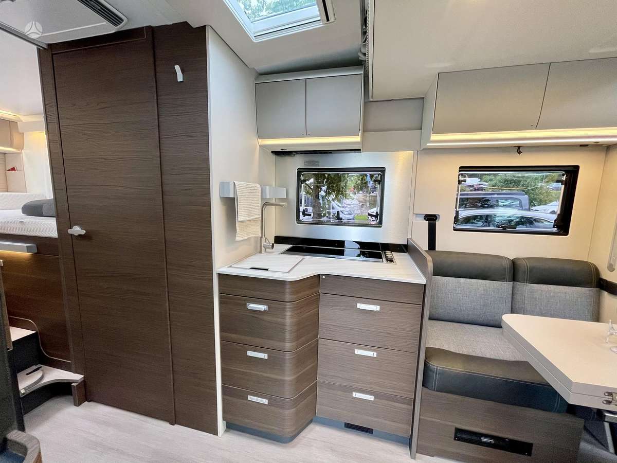 Adria Matrix Supreme 670SL, campers