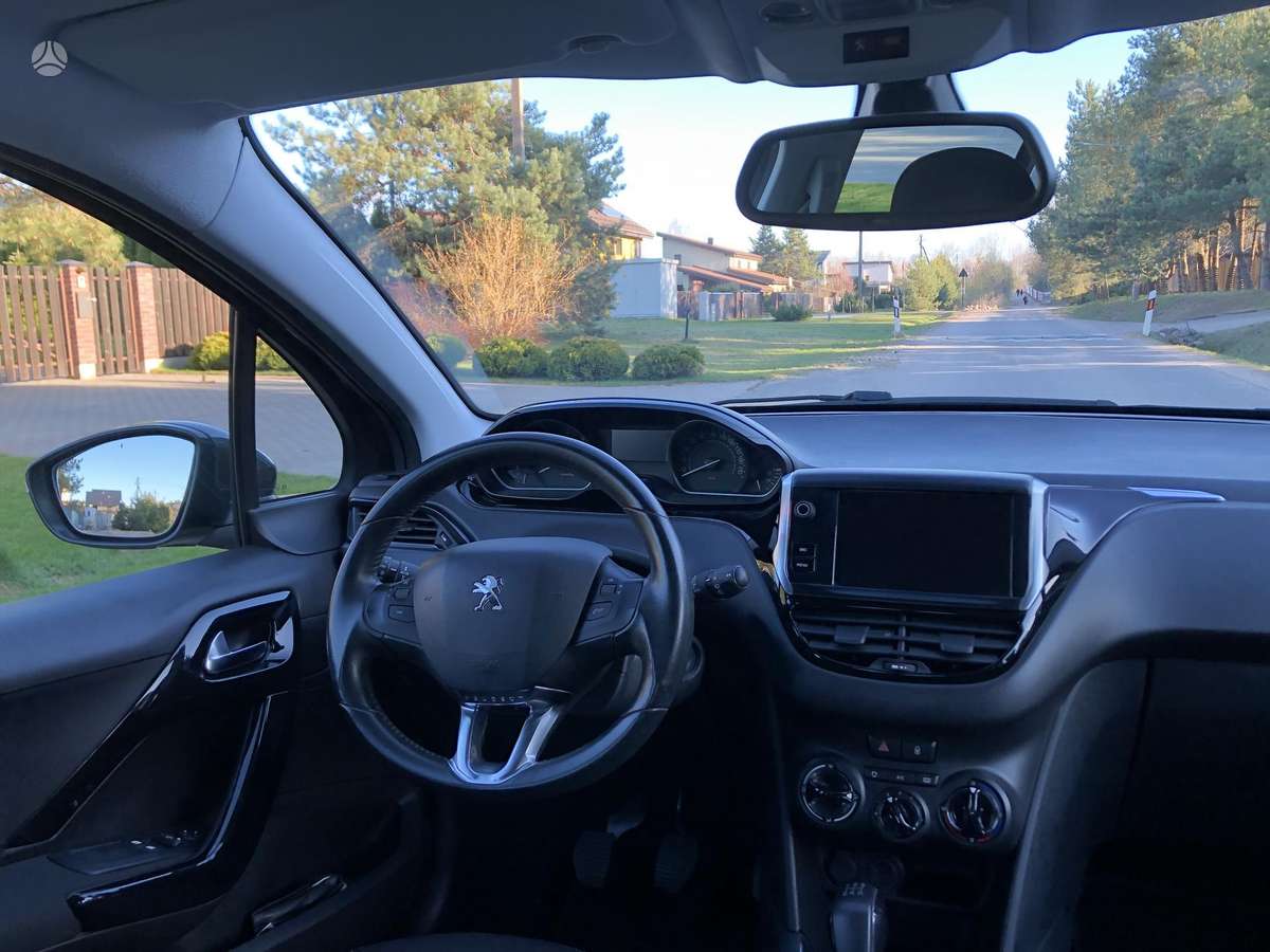 Peugeot 208 - 7