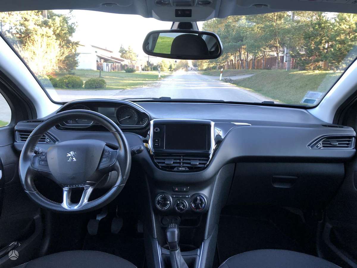 Peugeot 208 - 9
