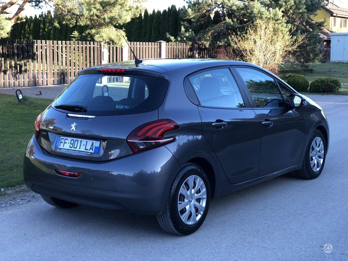 Peugeot 208 - 6